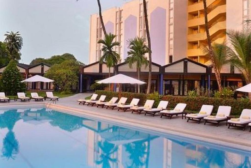 Douala Rabingha Hotel Esterno foto